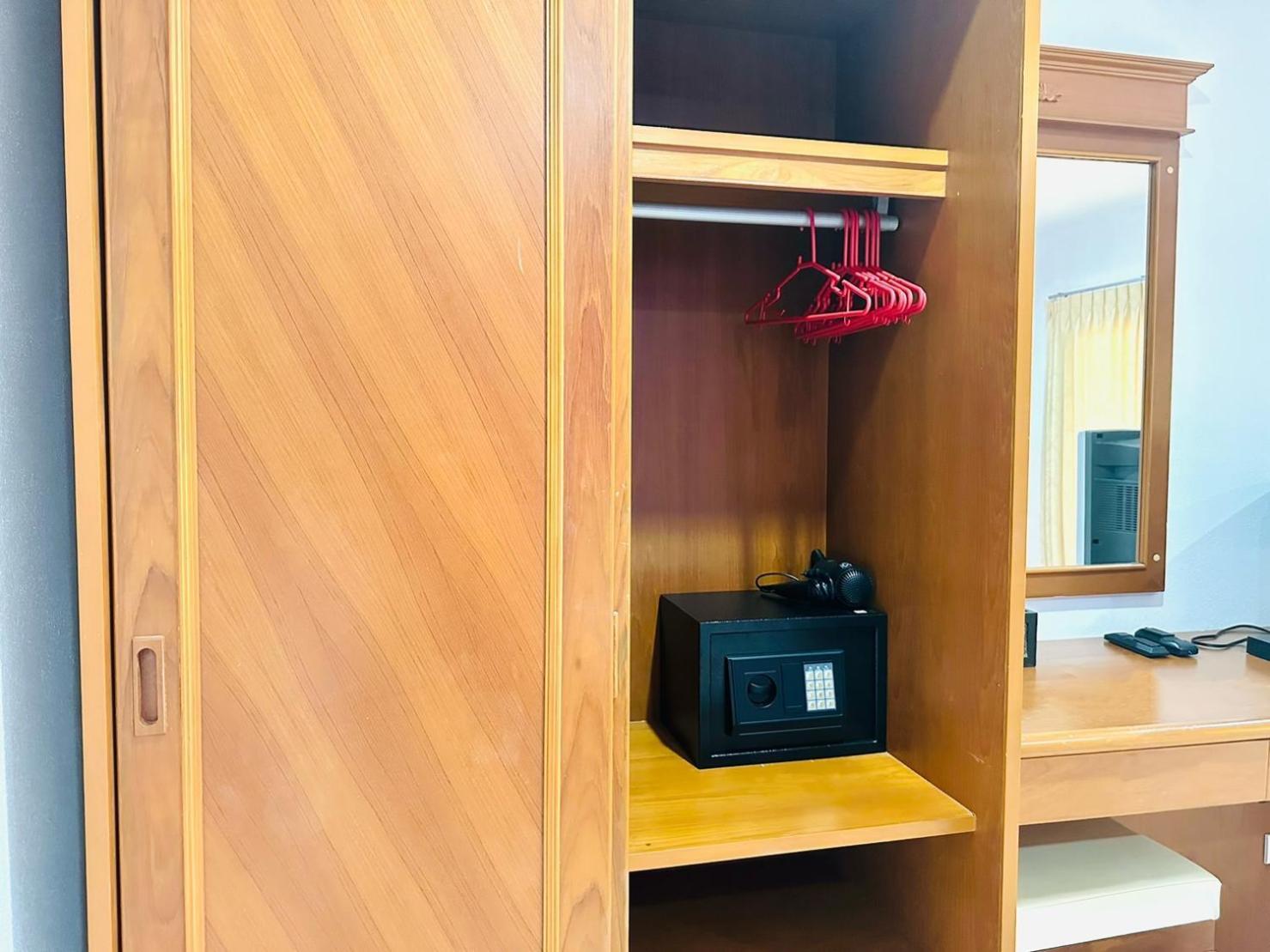 Phumin Apartment Ko Lanta エクステリア 写真